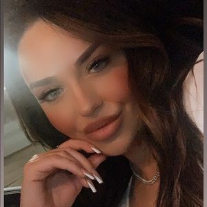 Meet your Posher, Casey